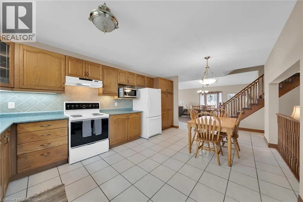 212 ALDERLEA Avenue