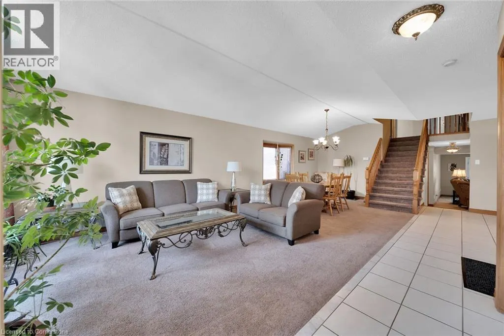 212 ALDERLEA Avenue