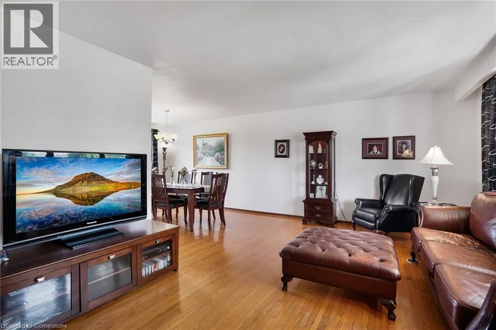 72 EASTBURY Drive