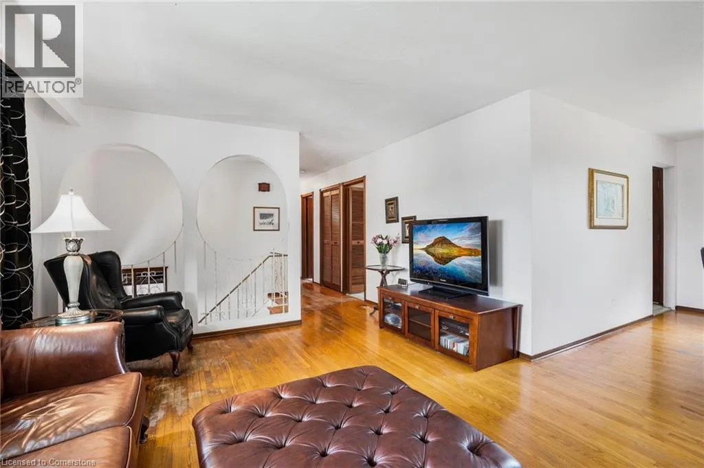 72 EASTBURY Drive