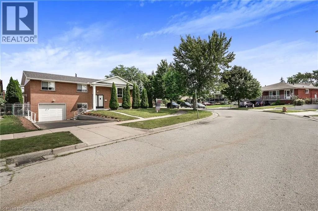 72 EASTBURY Drive