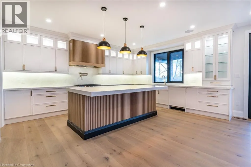 256 MOUNTAIN Road