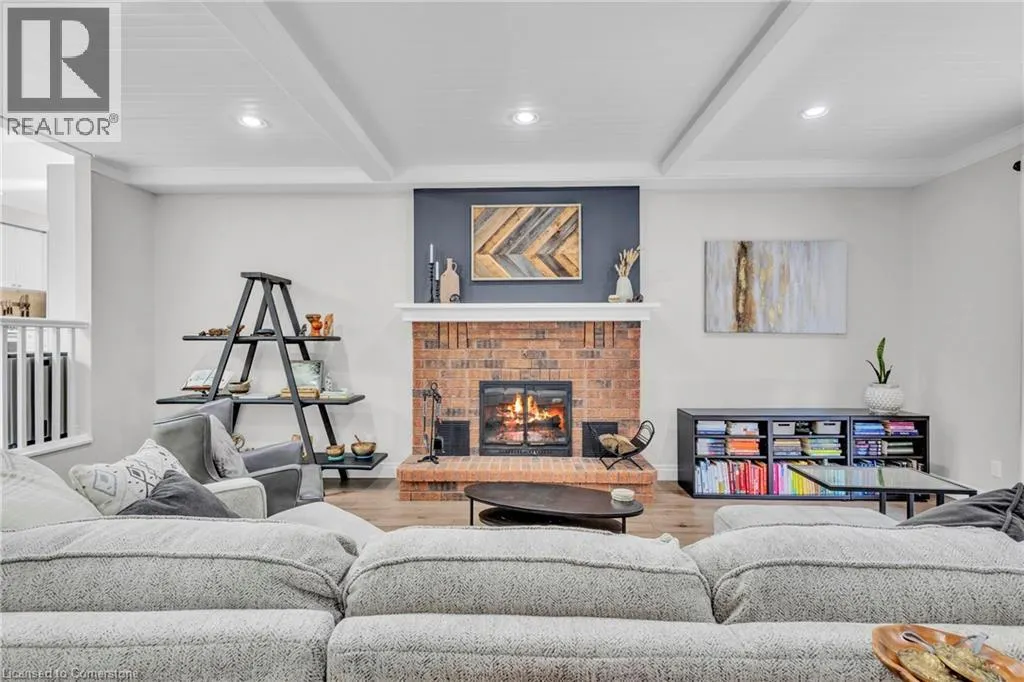 34 DAIMLER Drive