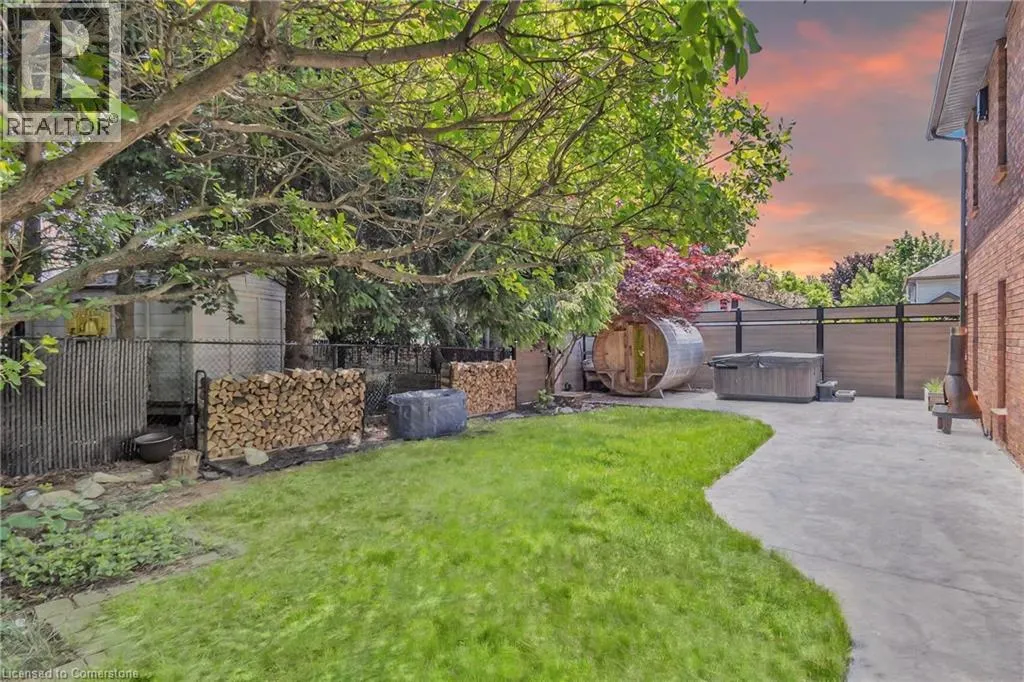 34 DAIMLER Drive