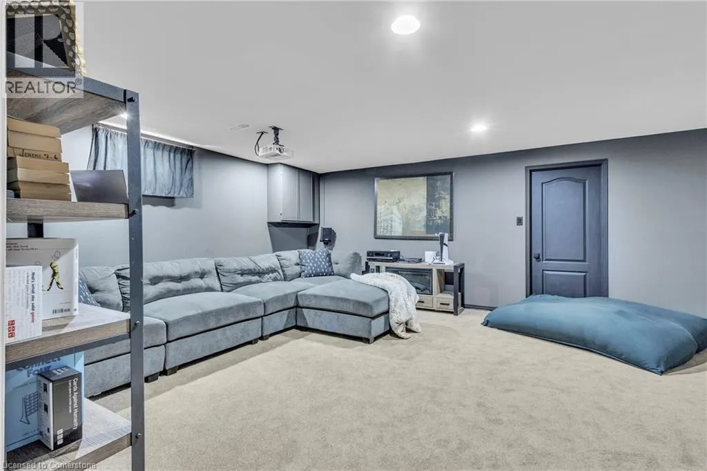 34 DAIMLER Drive