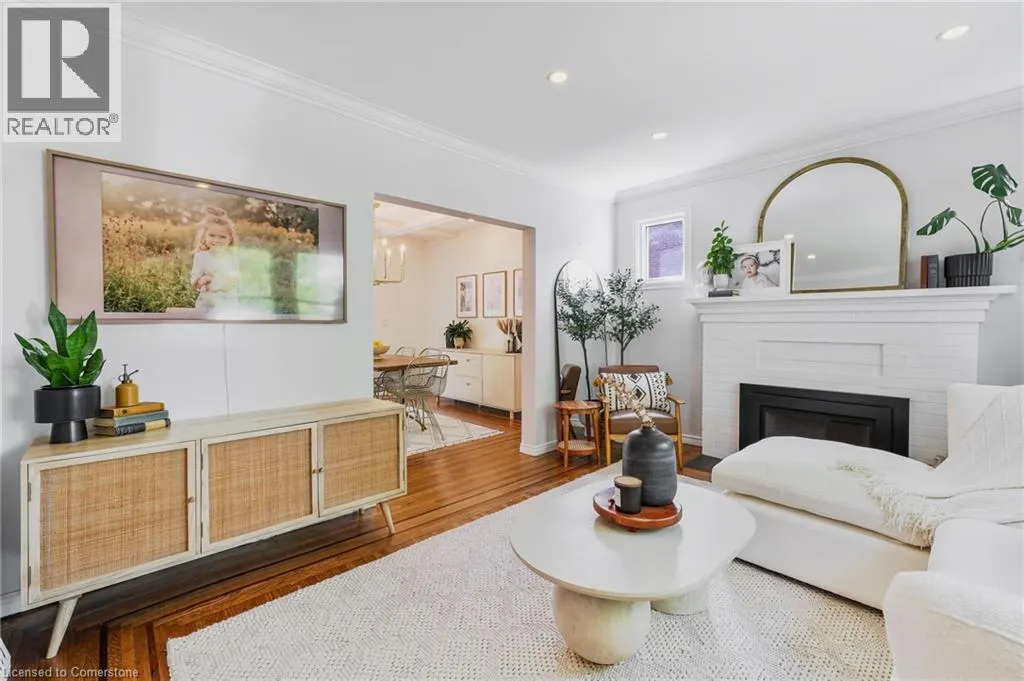 32 MOUNTAIN PARK Avenue