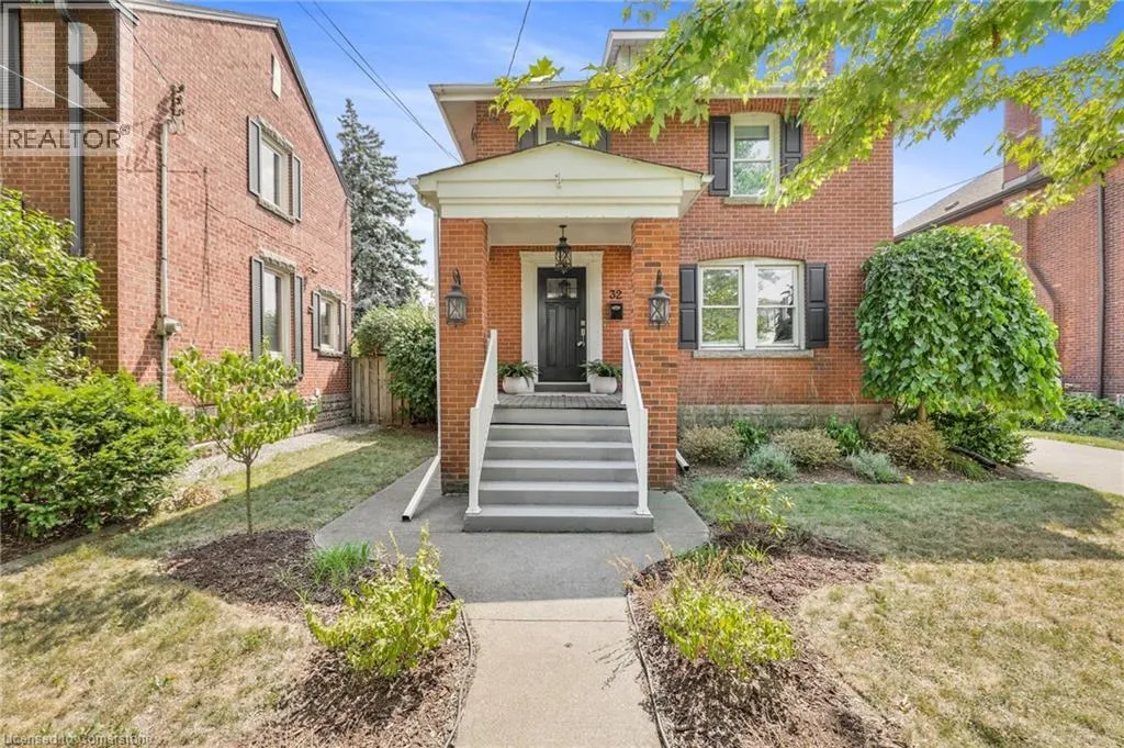 32 MOUNTAIN PARK Avenue