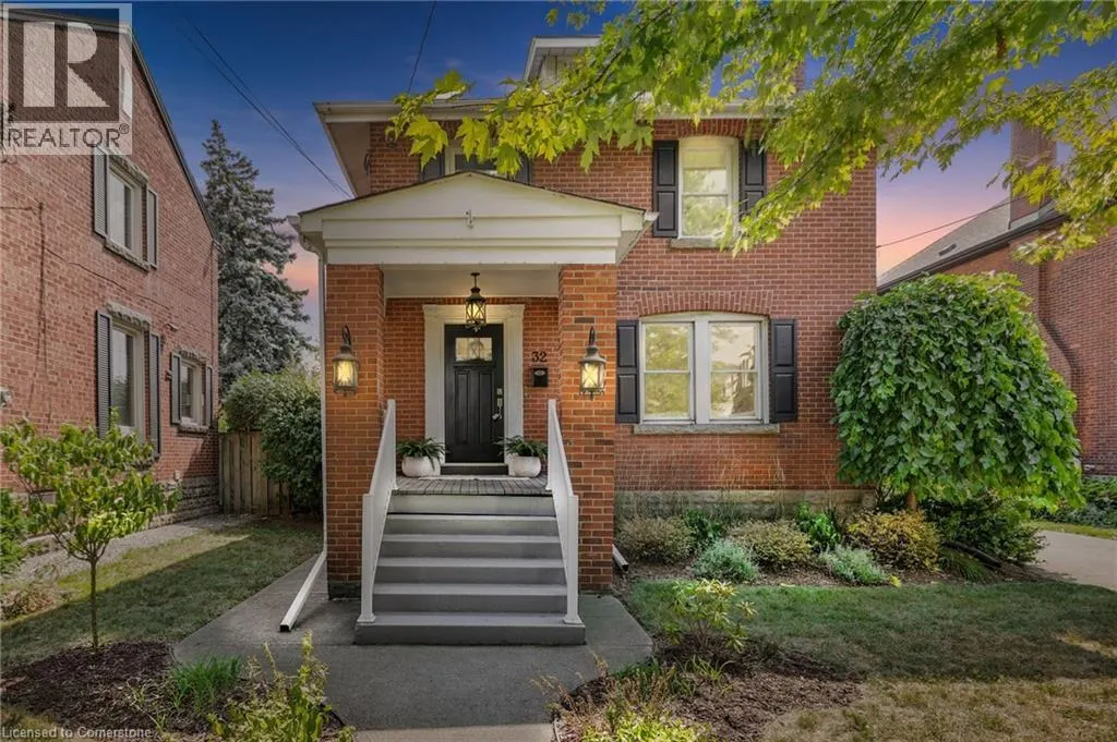 32 MOUNTAIN PARK Avenue