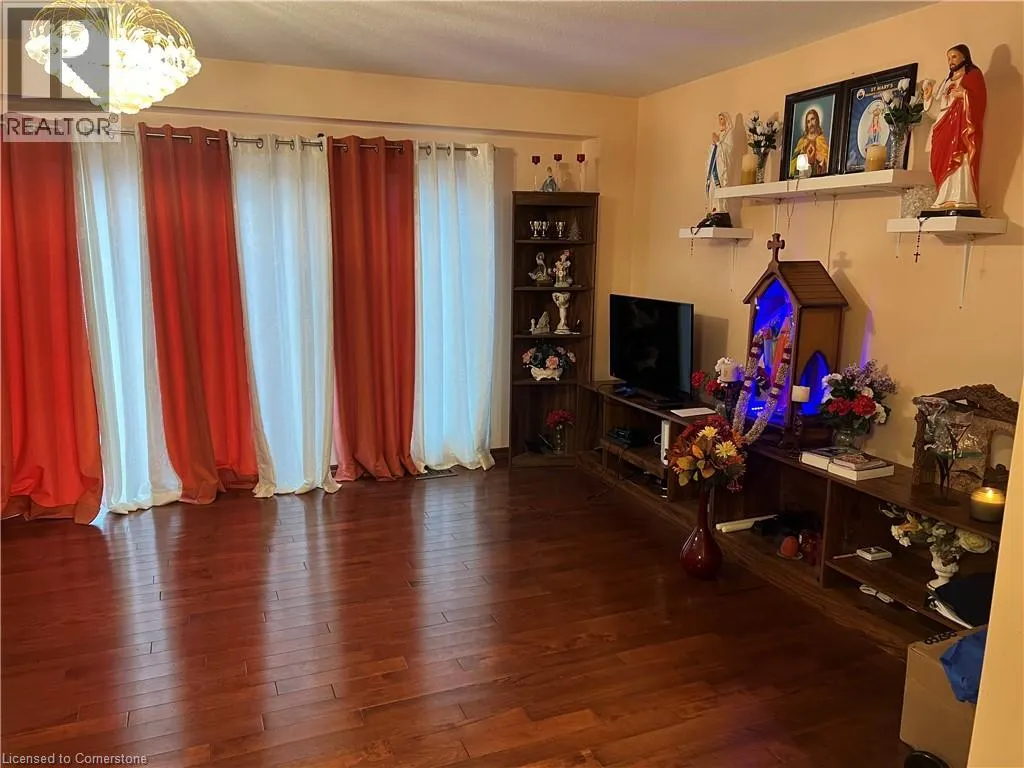 19 MULLIN Drive Unit# Upper Level