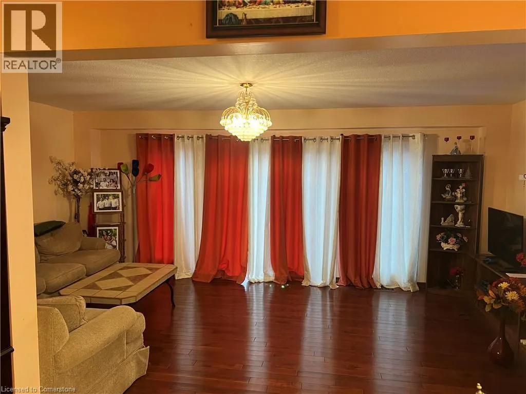 19 MULLIN Drive Unit# Upper Level