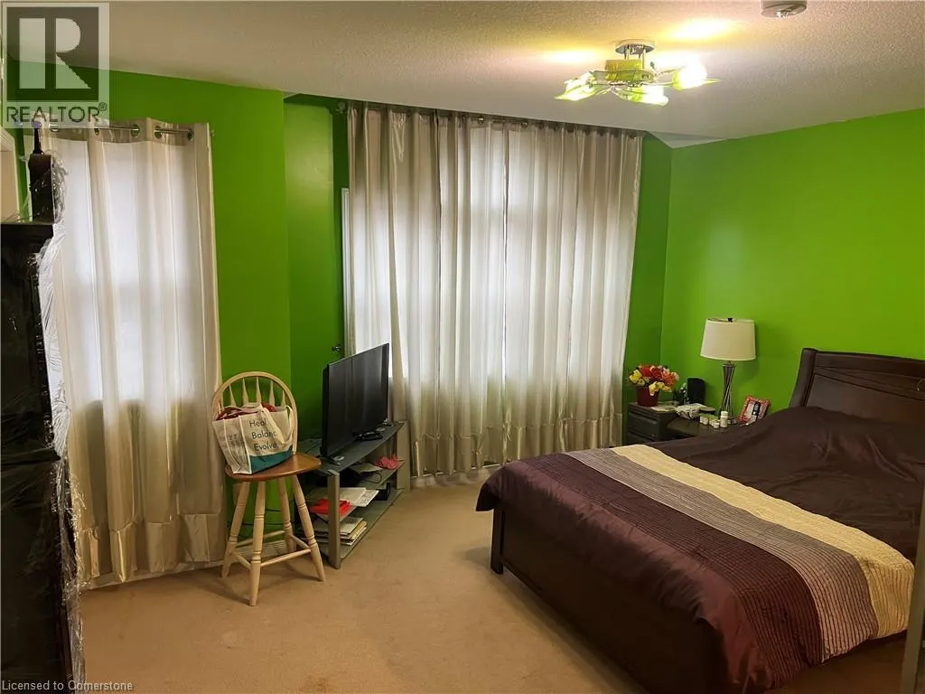 19 MULLIN Drive Unit# Upper Level