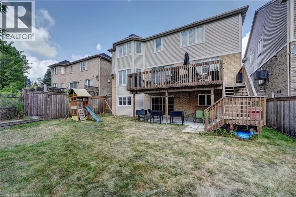 31 CHASE Crescent