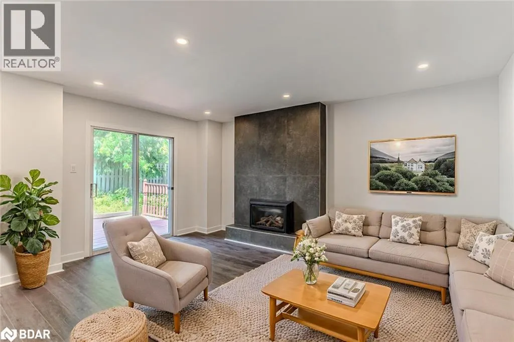 21 AUTUMN Lane