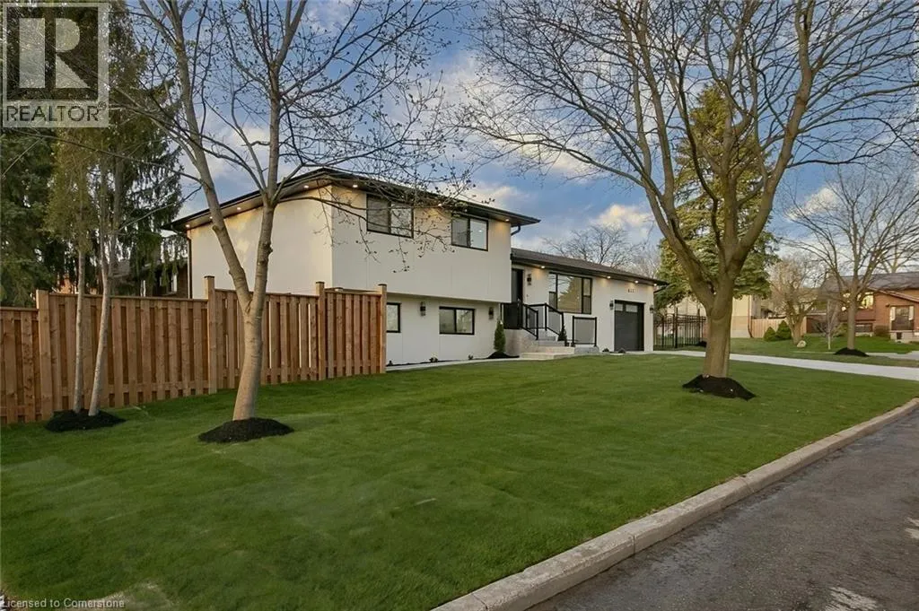 633 GREEN MEADOW Crescent