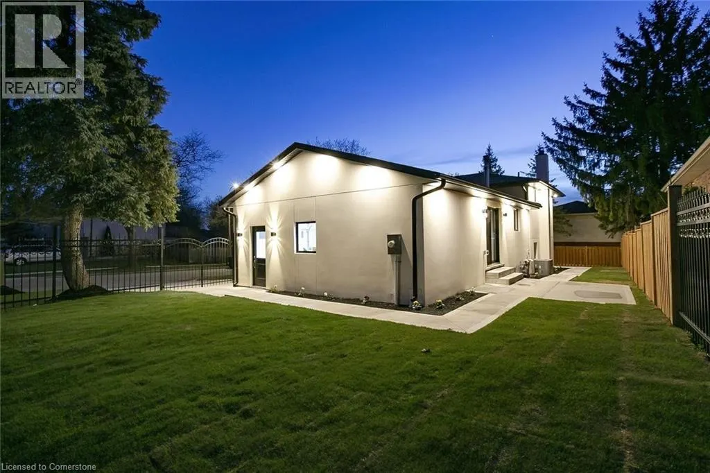 633 GREEN MEADOW Crescent