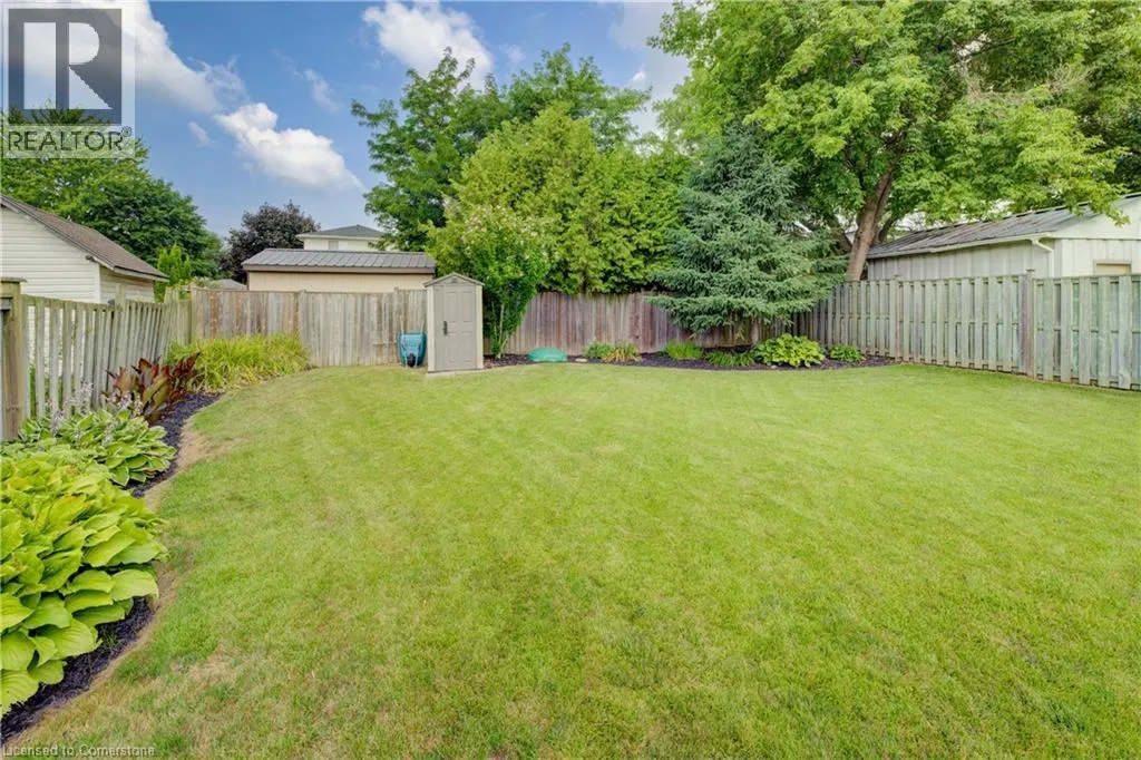 4 TROY Crescent
