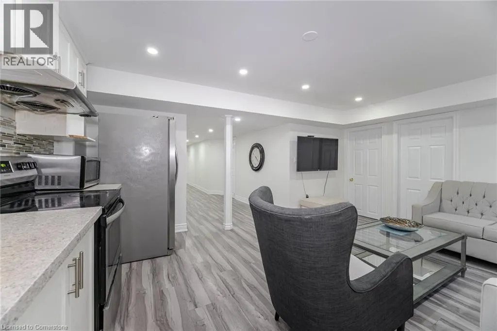 5 FREEDOM OAKS Trail