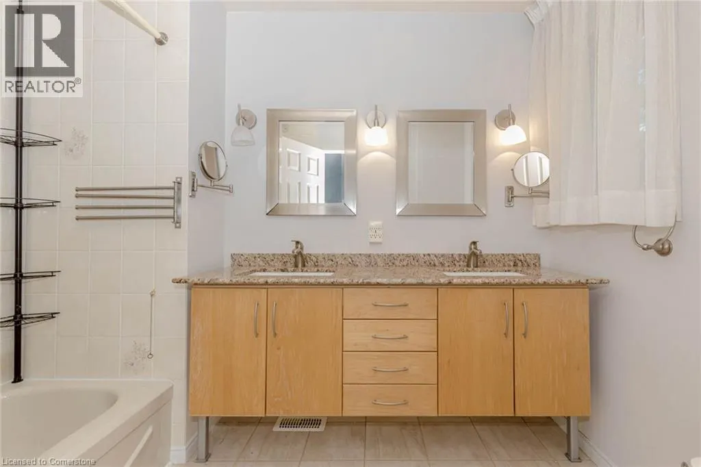523 BEECHWOOD Drive Unit# 4, #4