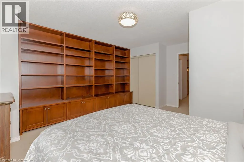 523 BEECHWOOD Drive Unit# 4, #4