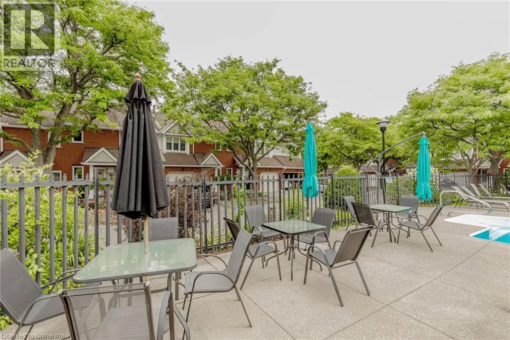 523 BEECHWOOD Drive Unit# 4, #4