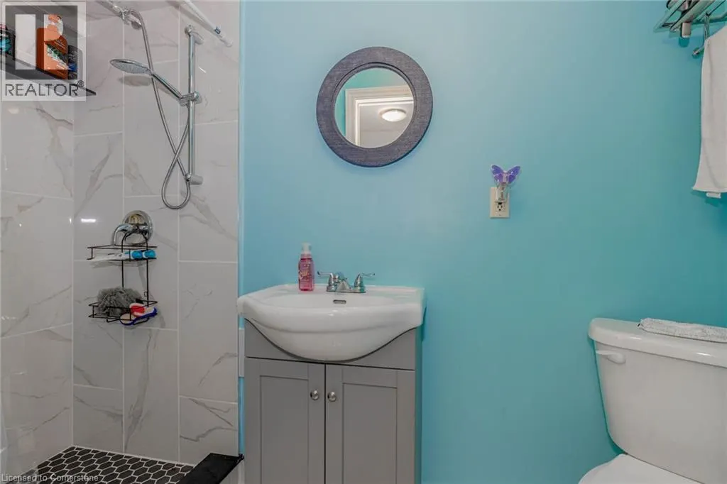 523 BEECHWOOD Drive Unit# 4, #4