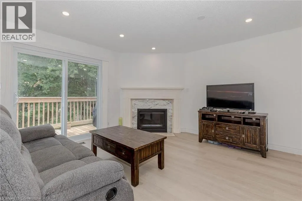 523 BEECHWOOD Drive Unit# 4, #4