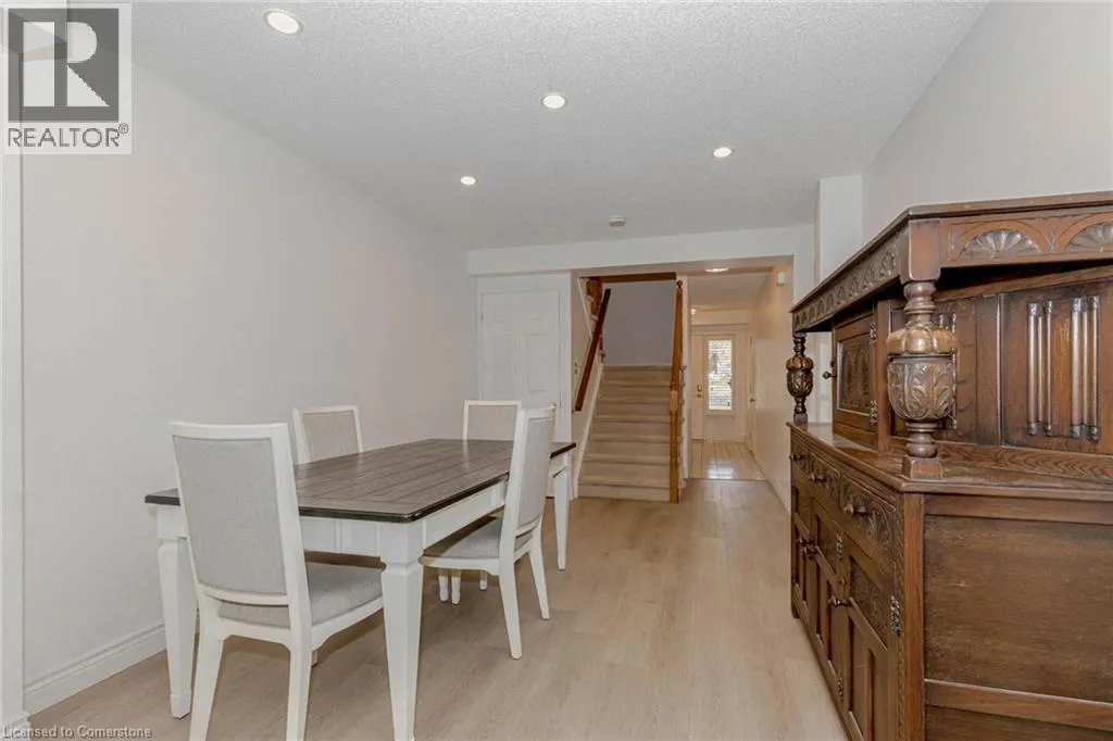 523 BEECHWOOD Drive Unit# 4, #4