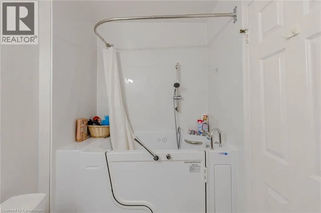 523 BEECHWOOD Drive Unit# 4, #4