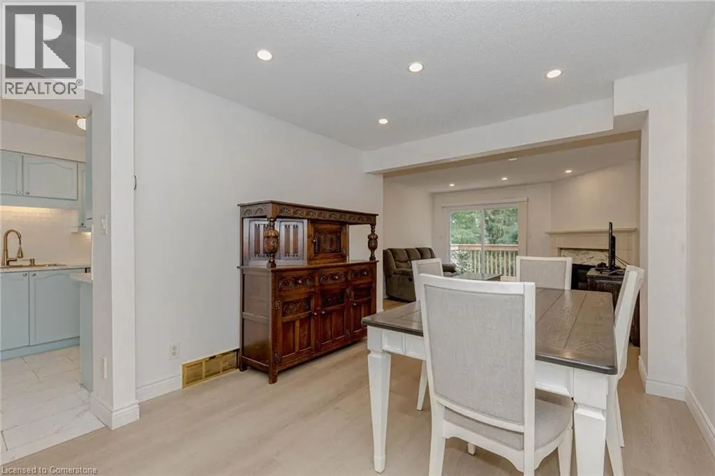 523 BEECHWOOD Drive Unit# 4, #4