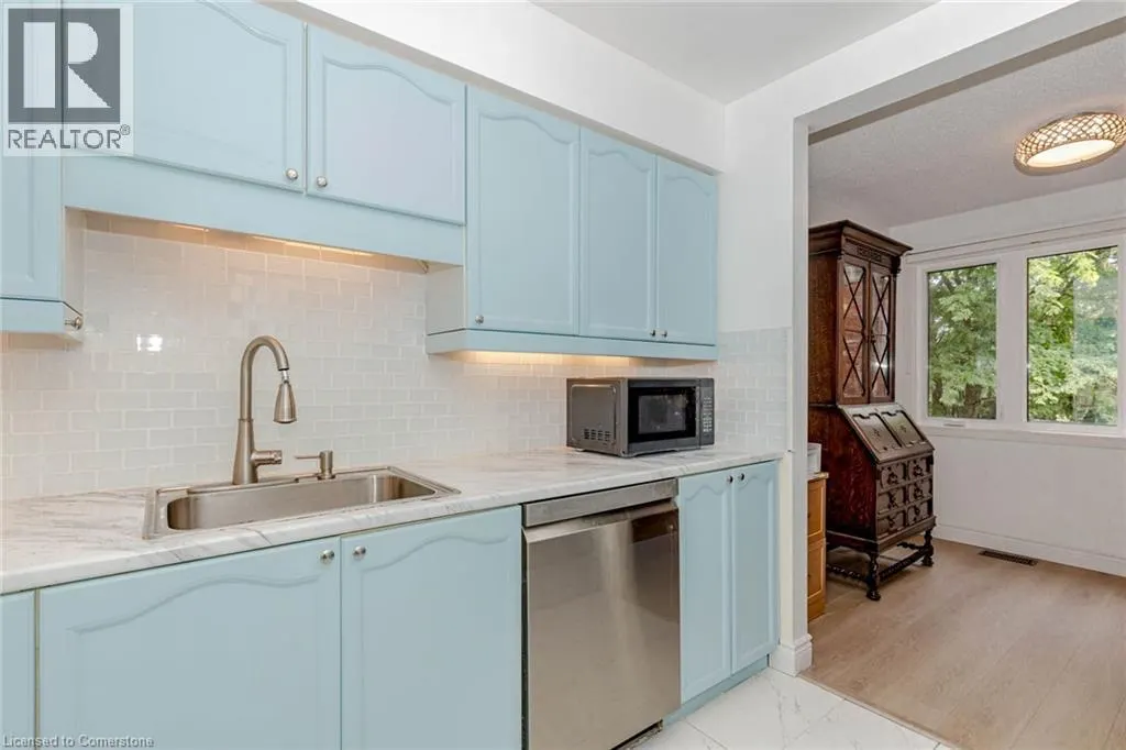 523 BEECHWOOD Drive Unit# 4, #4