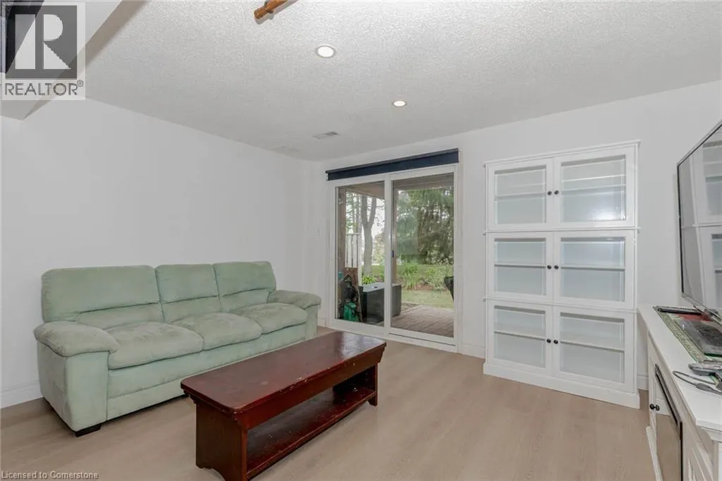 523 BEECHWOOD Drive Unit# 4, #4