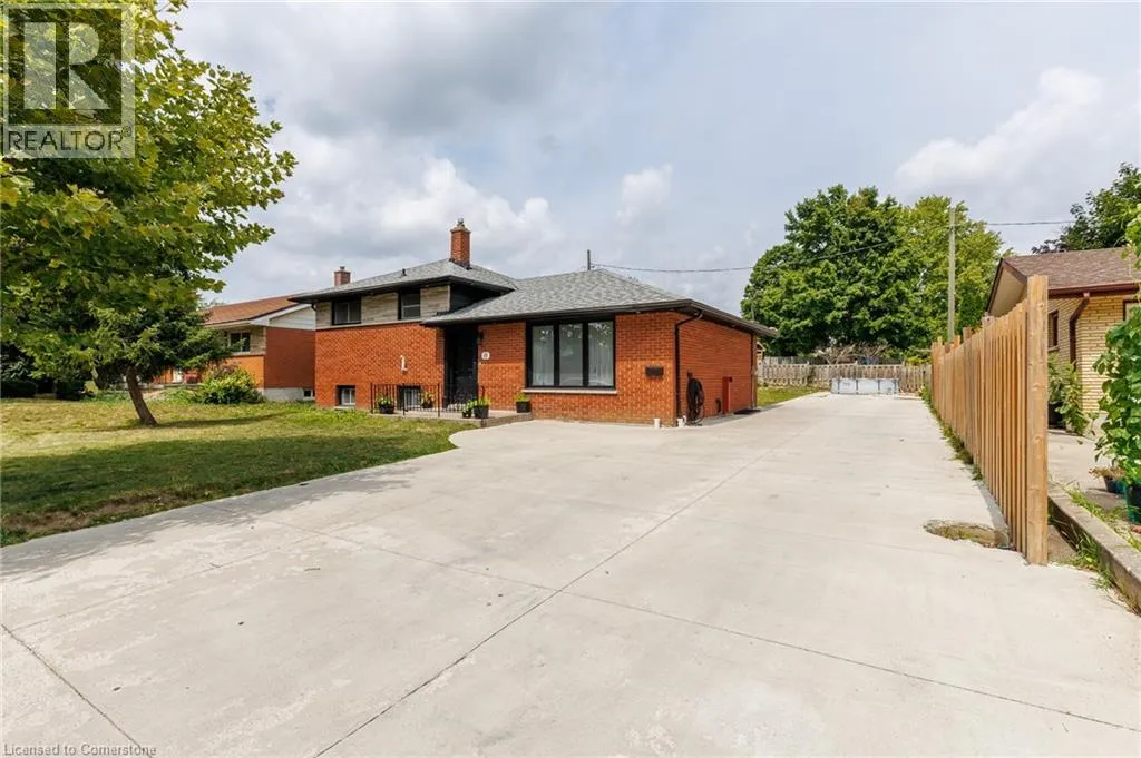 18 SILVERDALE Crescent