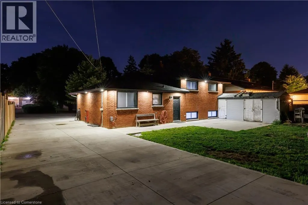 18 SILVERDALE Crescent