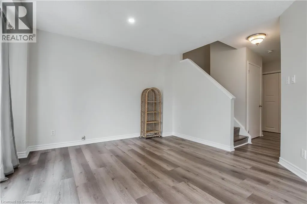 136 FAIRGREEN Close