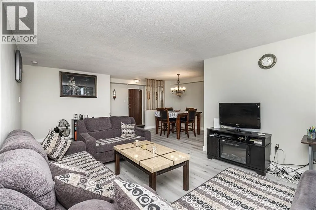 21 KNIGHTSBRIDGE Road Unit# 602, #602