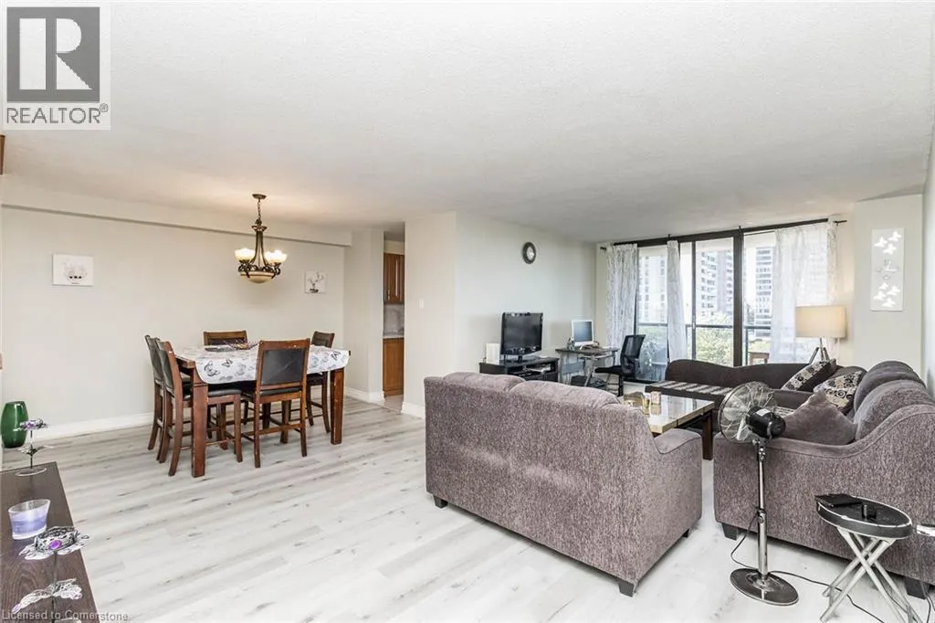 21 KNIGHTSBRIDGE Road Unit# 602, #602