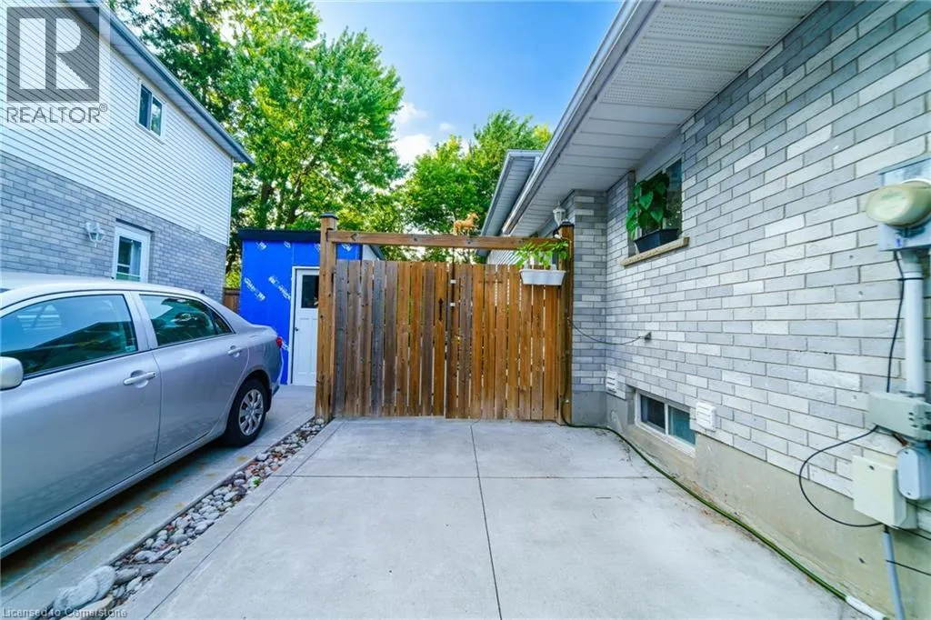 430 BANKSIDE Crescent
