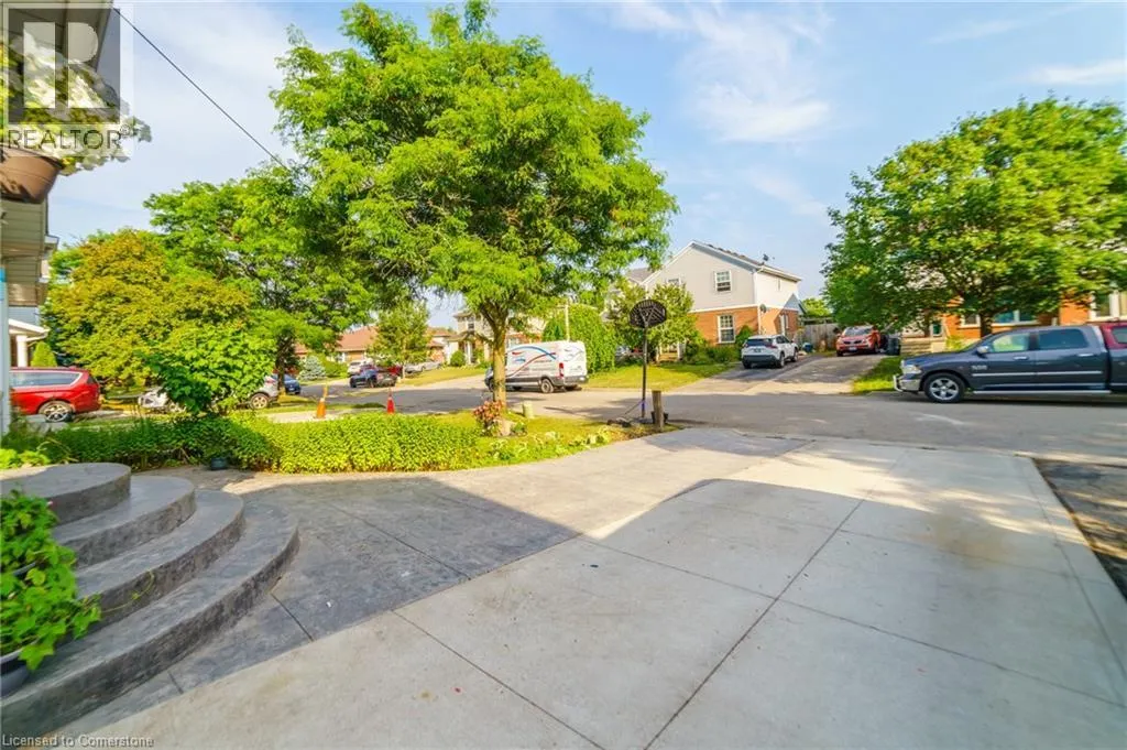 430 BANKSIDE Crescent