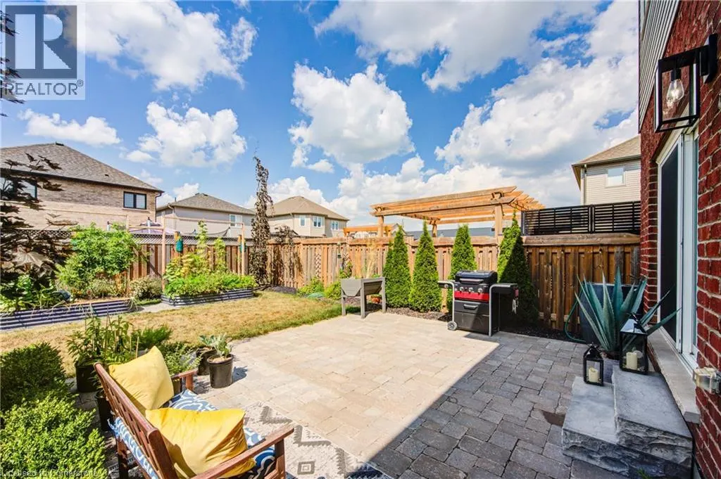 32 ARLINGTON Parkway