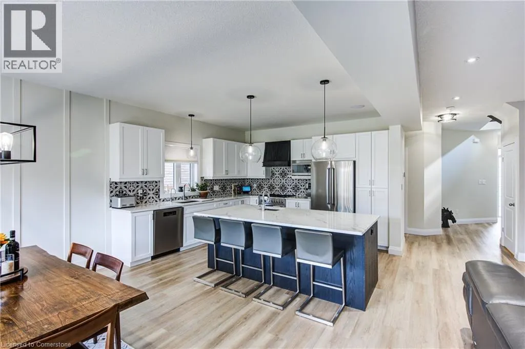 32 ARLINGTON Parkway