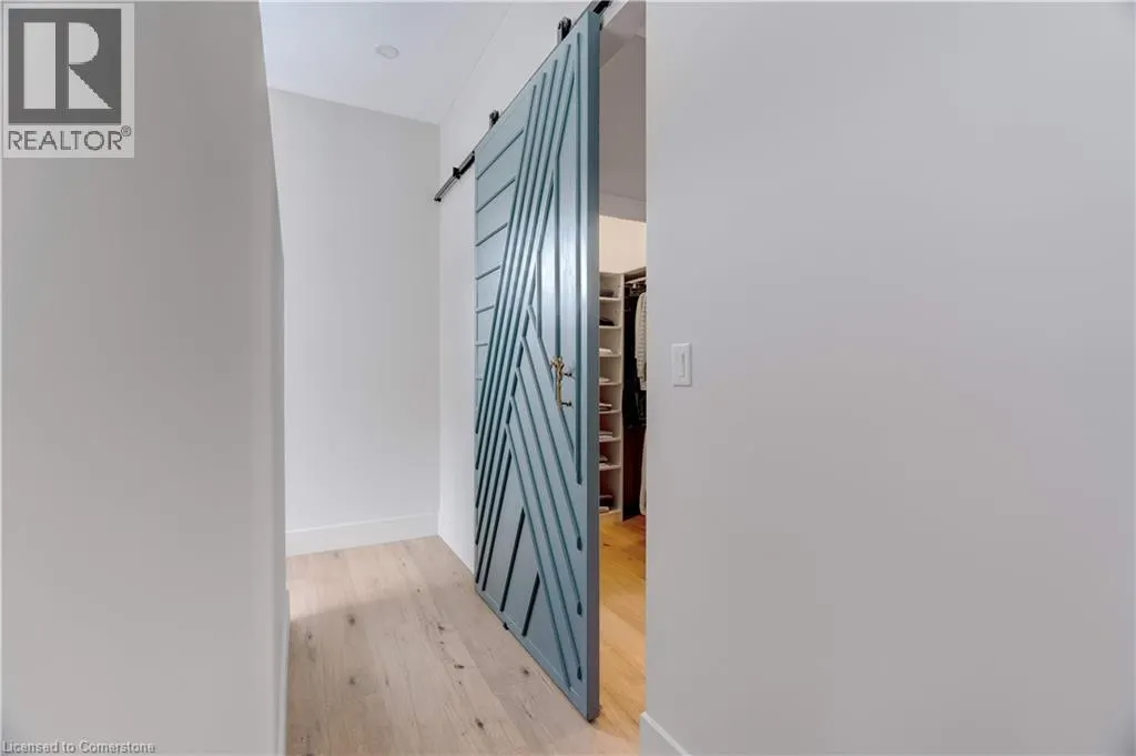 46 ZELLENS Road