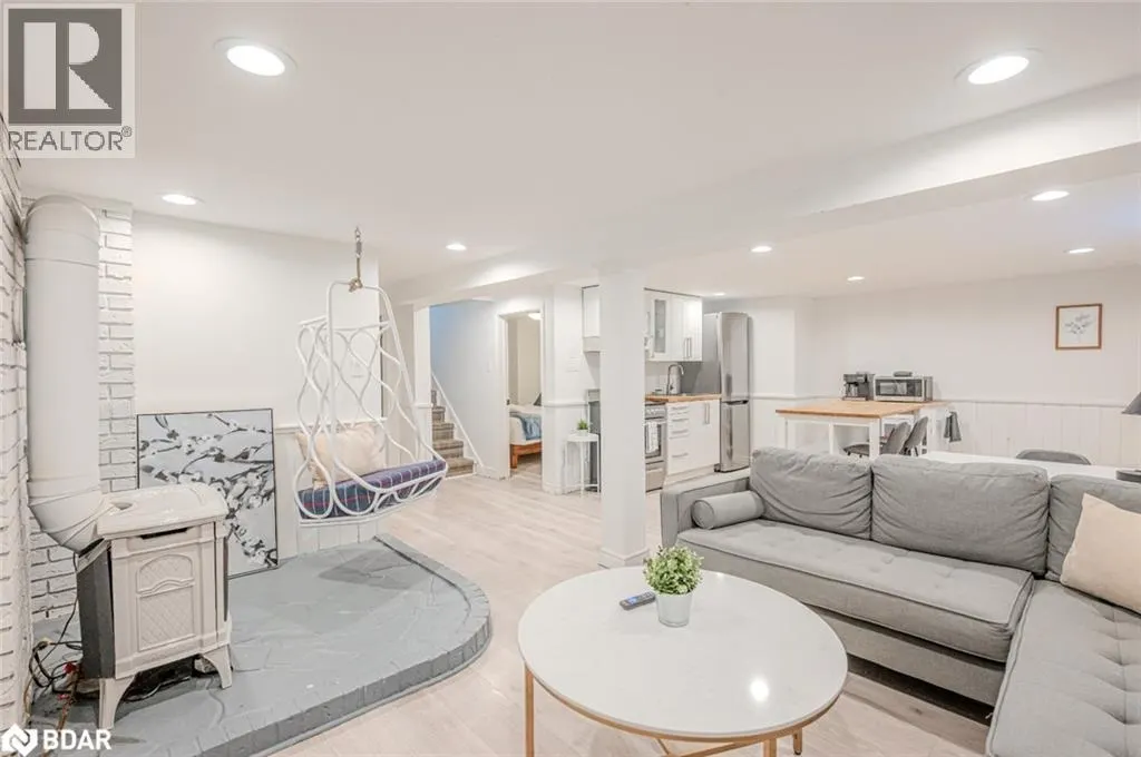 54 SOPHIA Street E Unit# Lower, #Lower