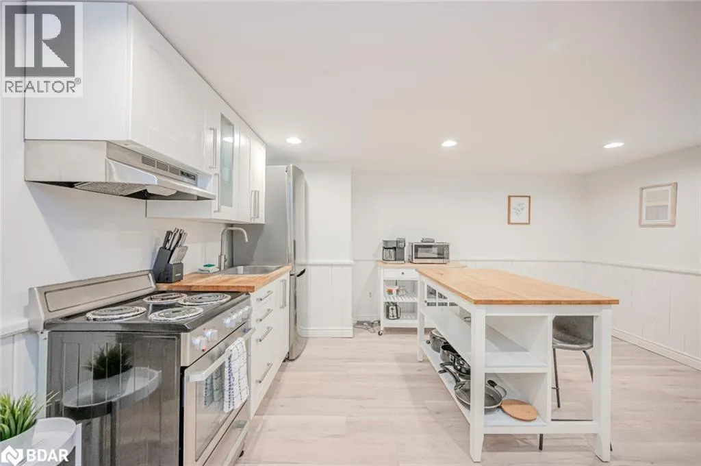 54 SOPHIA Street E Unit# Lower, #Lower