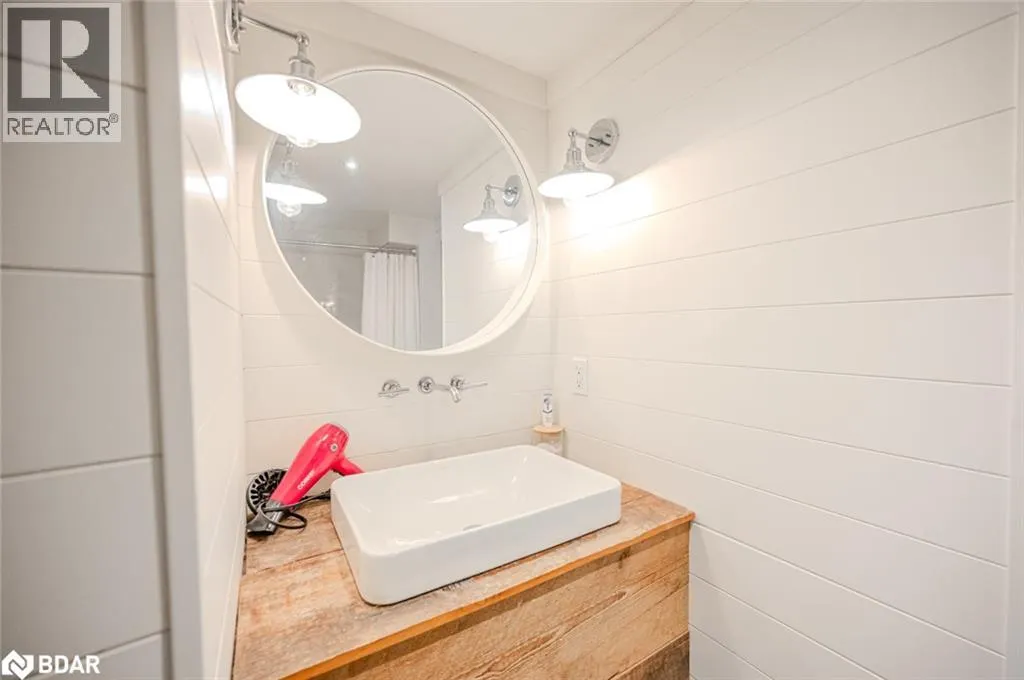 54 SOPHIA Street E Unit# Lower, #Lower