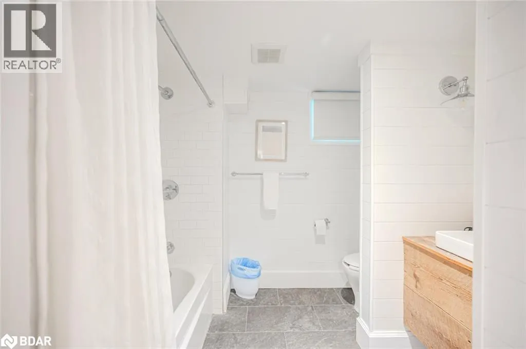 54 SOPHIA Street E Unit# Lower, #Lower