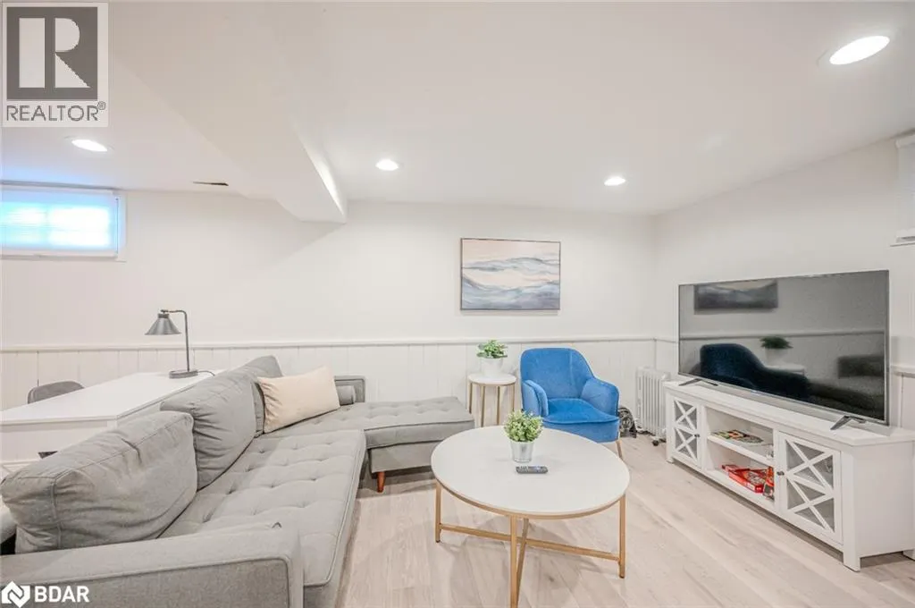 54 SOPHIA Street E Unit# Lower, #Lower