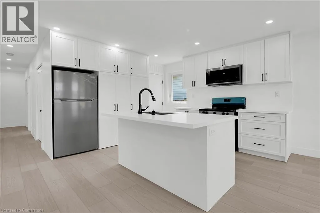4 LILACSIDE Drive