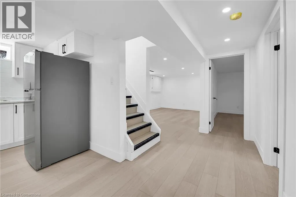 4 LILACSIDE Drive