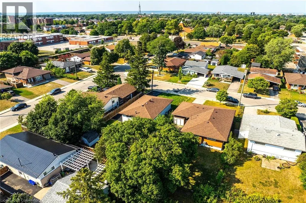 4 LILACSIDE Drive