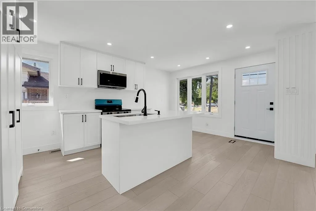 4 LILACSIDE Drive